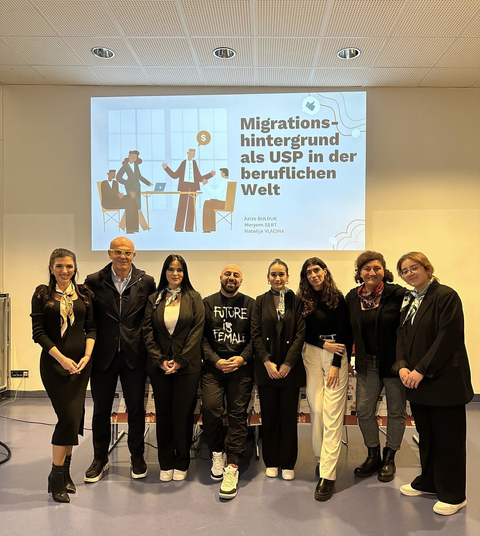 Sariq mayo kiygan yaxtada porno Ukraina porno yulduzlari Whiskas